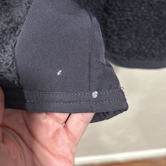 Nike Hooded Sherpa Cowl Neck Long Sleeve Sweatshirt Size Small - Picture 6 of 6